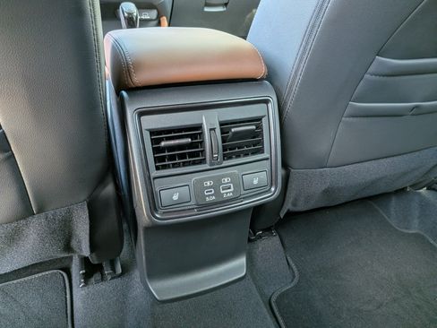 Used 2025 Subaru Forester Touring AWD/4WD image 16