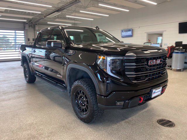 Used 2024 GMC Sierra 1500 AT4 w/ Technology Package AWD/4WD image 3