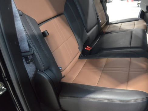 Used 2024 Chevrolet Silverado 1500 High Country image 18