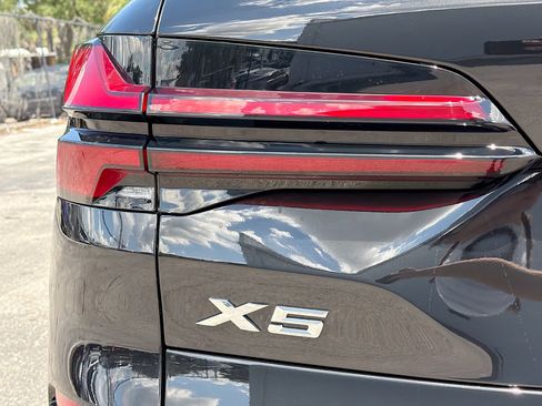 New 2026 BMW X5 xDrive50e w/ Executive Package AWD/4WD image 10