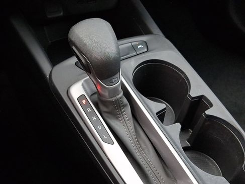 Used 2025 Chevrolet Trax LS w/ LS Convenience Package image 14