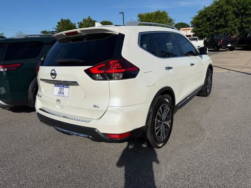 Used 2017 Nissan Rogue SL w/ SL Premium Package FWD image 5