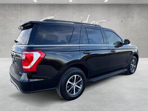 Used 2019 Ford Expedition XLT image 16