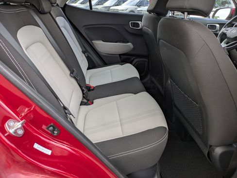 Used 2023 Hyundai Venue SEL image 22