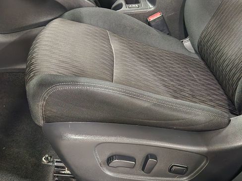 Used 2017 Nissan Rogue SV w/ SV Family Package FWD image 45