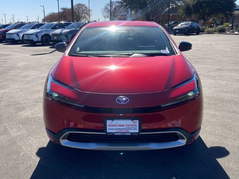 New 2026 Toyota Prius SE image 2