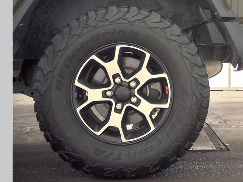 Used 2023 Jeep Wrangler Unlimited Rubicon w/ Steel Bumper Group AWD/4WD image 24