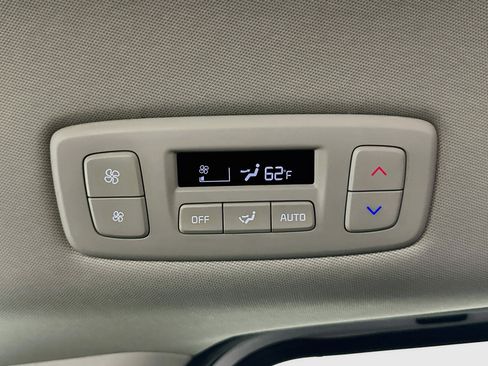 Used 2025 Kia Carnival FWD image 28