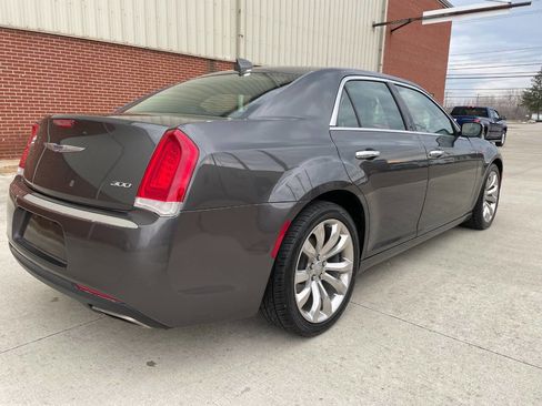 Used 2019 Chrysler 300 Limited image 4