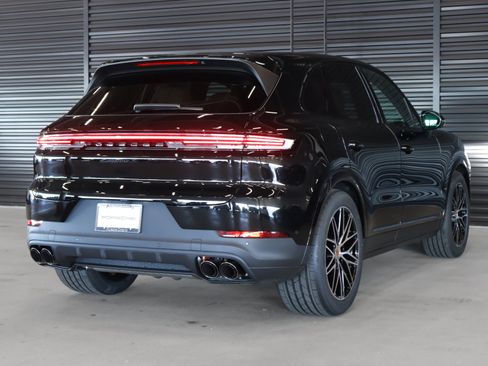 New 2026 Porsche Cayenne S image 10