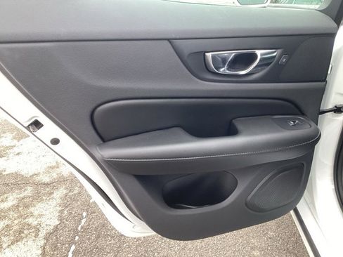 Used 2020 Volvo S60 T6 Momentum image 12