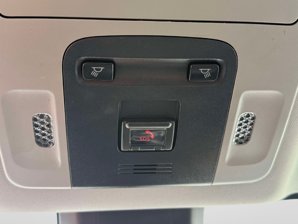Used 2020 Toyota Camry SE FWD image 22
