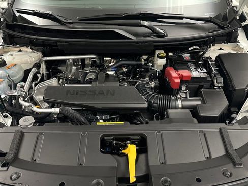 Used 2024 Nissan Rogue S image 11