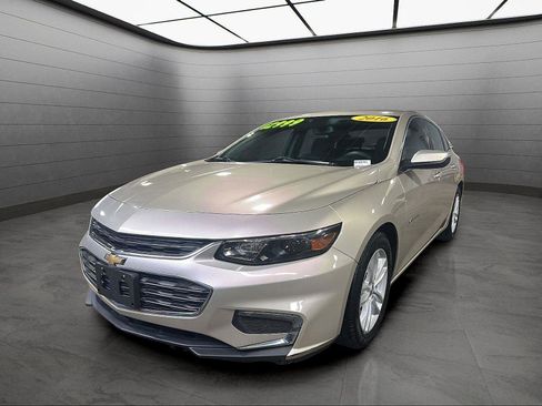 Used 2016 Chevrolet Malibu LT image 1