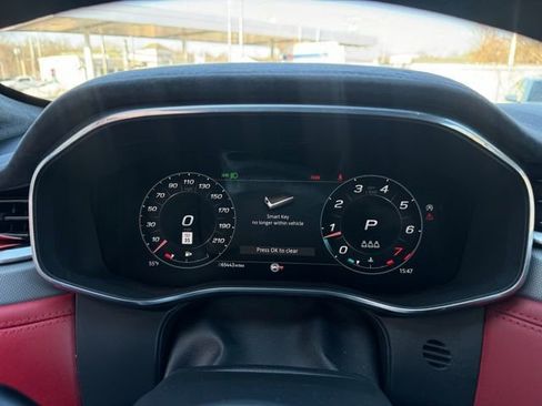 Used 2023 Jaguar F-PACE SVR image 27