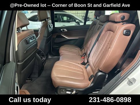 Used 2021 BMW X7 xDrive40i w/ Premium Package AWD/4WD image 21