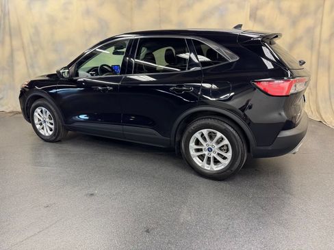 Used 2022 Ford Escape SE w/ Convenience Package FWD image 4