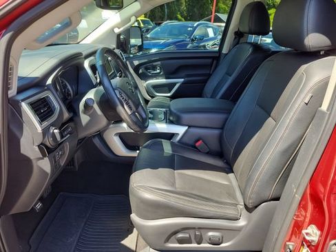 Used 2019 Nissan Titan SV w/ SV Convenience Package AWD/4WD image 19