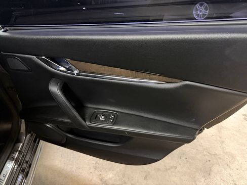 Used 2017 Maserati Quattroporte S GranSport RWD image 18