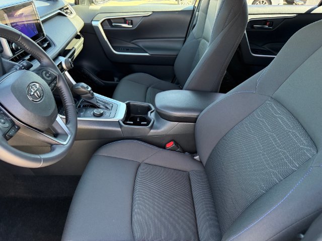 Used 2023 Toyota RAV4 SE AWD/4WD image 8