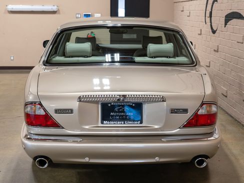 Used 2001 Jaguar XJ Supercharged RWD image 6
