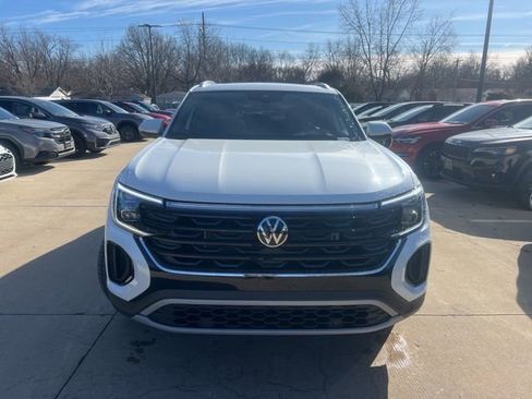 New 2026 Volkswagen Atlas Cross Sport SEL image 2