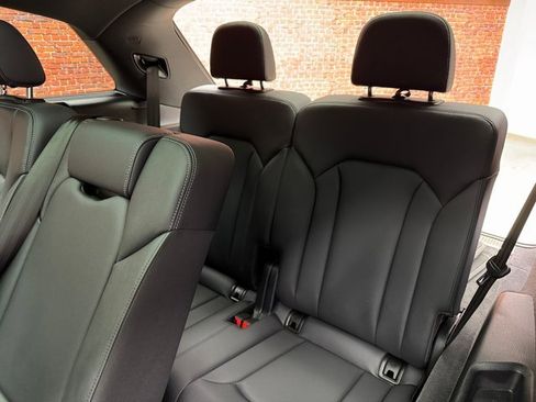 Used 2025 Audi Q7 3.0T Premium Plus image 25