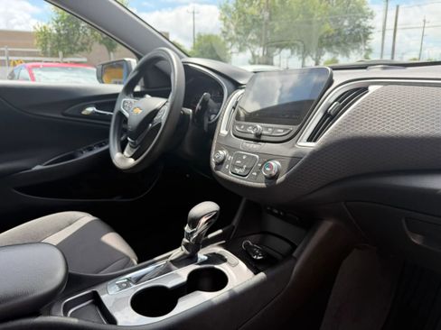 Used 2023 Chevrolet Malibu LS FWD image 19