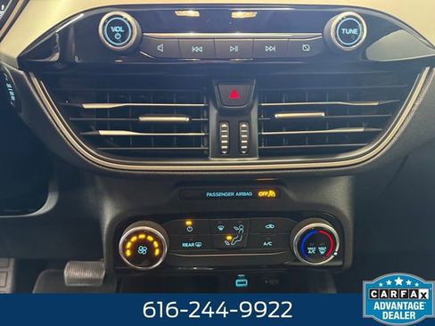 Used 2022 Ford Escape SE image 3