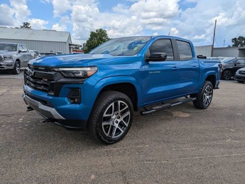 Used 2023 Chevrolet Colorado Z71 w/ Z71 Convenience Package 2 AWD/4WD image 8