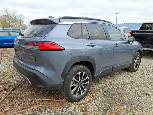 Used 2025 Toyota Corolla Cross XLE image 6