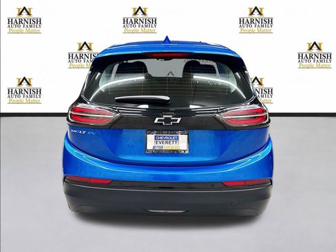 Used 2023 Chevrolet Bolt LT w/ Infotainment Package FWD image 7