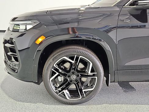 New 2026 Volkswagen Tiguan SEL R-Line AWD/4WD image 12