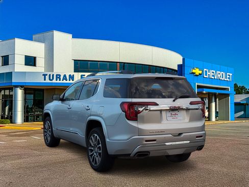 Used 2020 GMC Acadia Denali w/ LPO, Floor Liner Package image 3