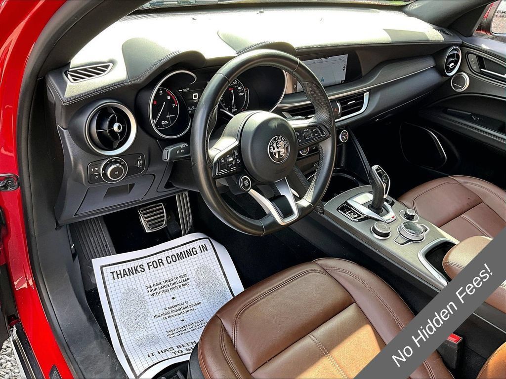 Used 2023 Alfa Romeo Stelvio Ti AWD/4WD image 12