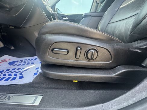 Used 2018 Chevrolet Equinox Premier AWD/4WD image 13