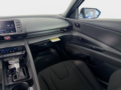 New 2026 Hyundai Elantra SEL Sport FWD image 24