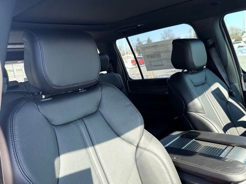 New 2026 Jeep Grand Wagoneer 4WD w/ Premium Group I image 30