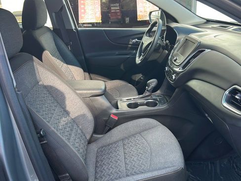 Used 2023 Chevrolet Equinox LT w/ Driver Convenience Package image 9