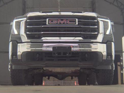 Used 2024 GMC Sierra 3500 SLE image 4