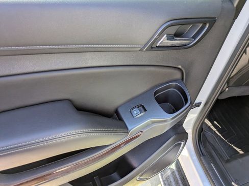 Used 2020 GMC Yukon SLT image 12