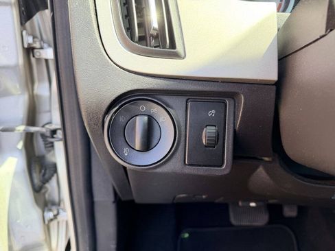 Used 2009 Ford Focus SES FWD image 13
