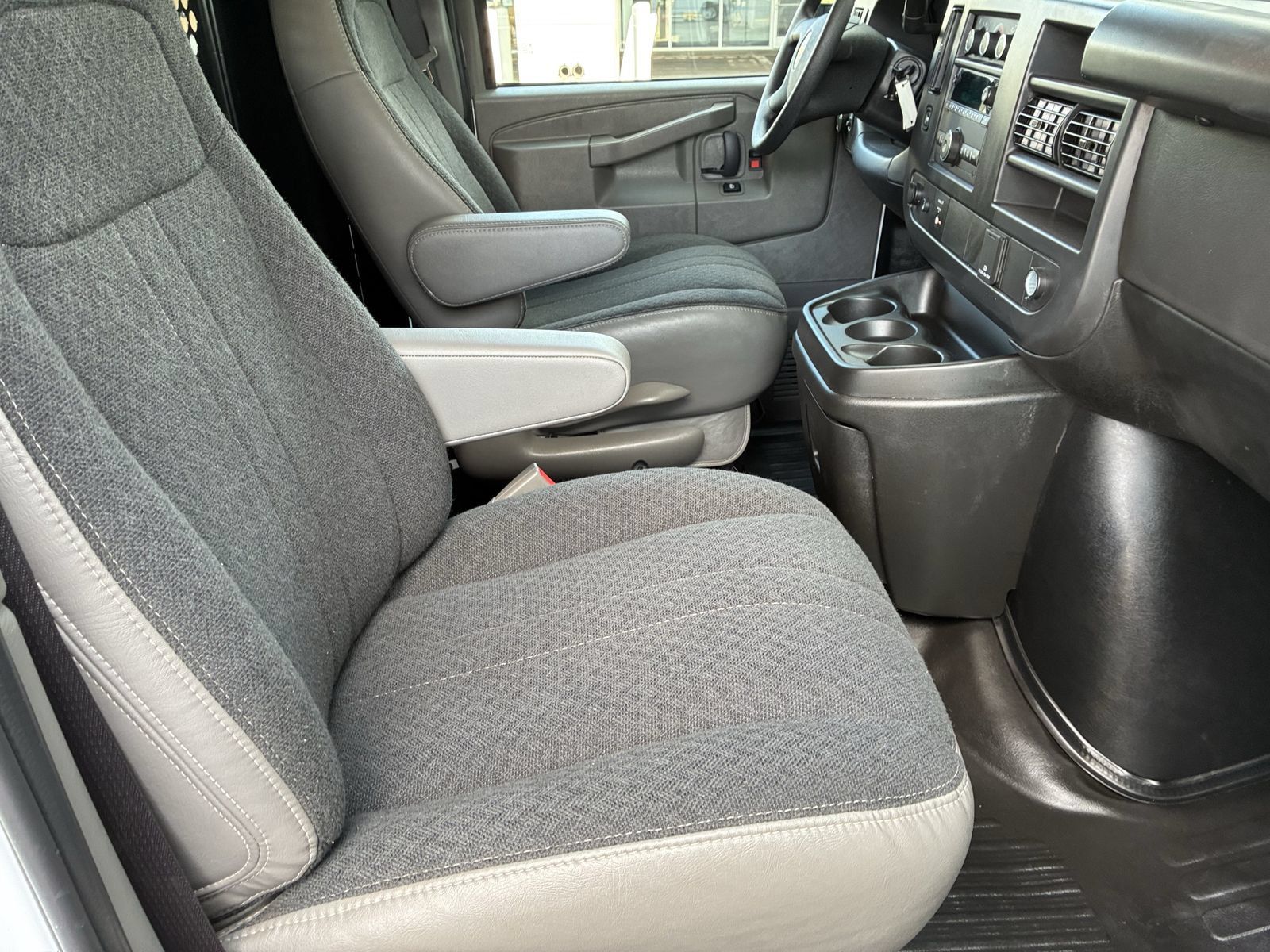 Used 2025 Chevrolet Express 2500 w/ Driver Convenience Package RWD image 24