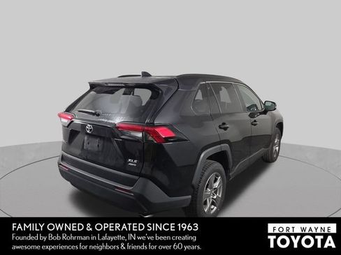 Used 2025 Toyota RAV4 XLE AWD/4WD image 7