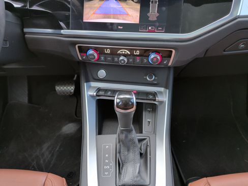 Used 2019 Audi Q3 2.0T Premium AWD/4WD image 27