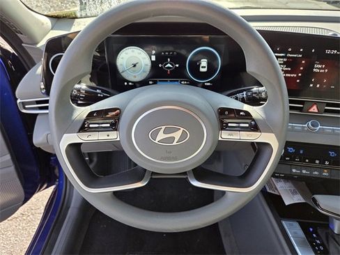 Used 2024 Hyundai Elantra SEL image 16