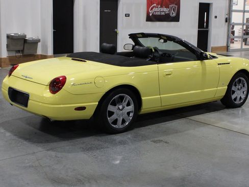 Used 2002 Ford Thunderbird RWD image 4