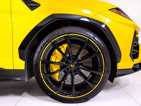 Used 2021 Lamborghini Urus AWD/4WD image 13