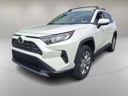 Used 2021 Toyota RAV4 Limited image 4