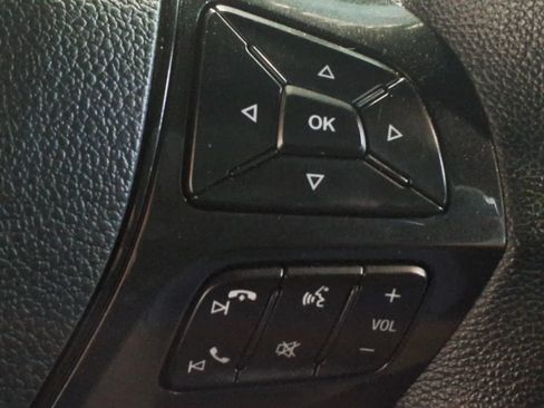 Used 2018 Ford Explorer XLT w/ Equipment Group 202A AWD/4WD image 28